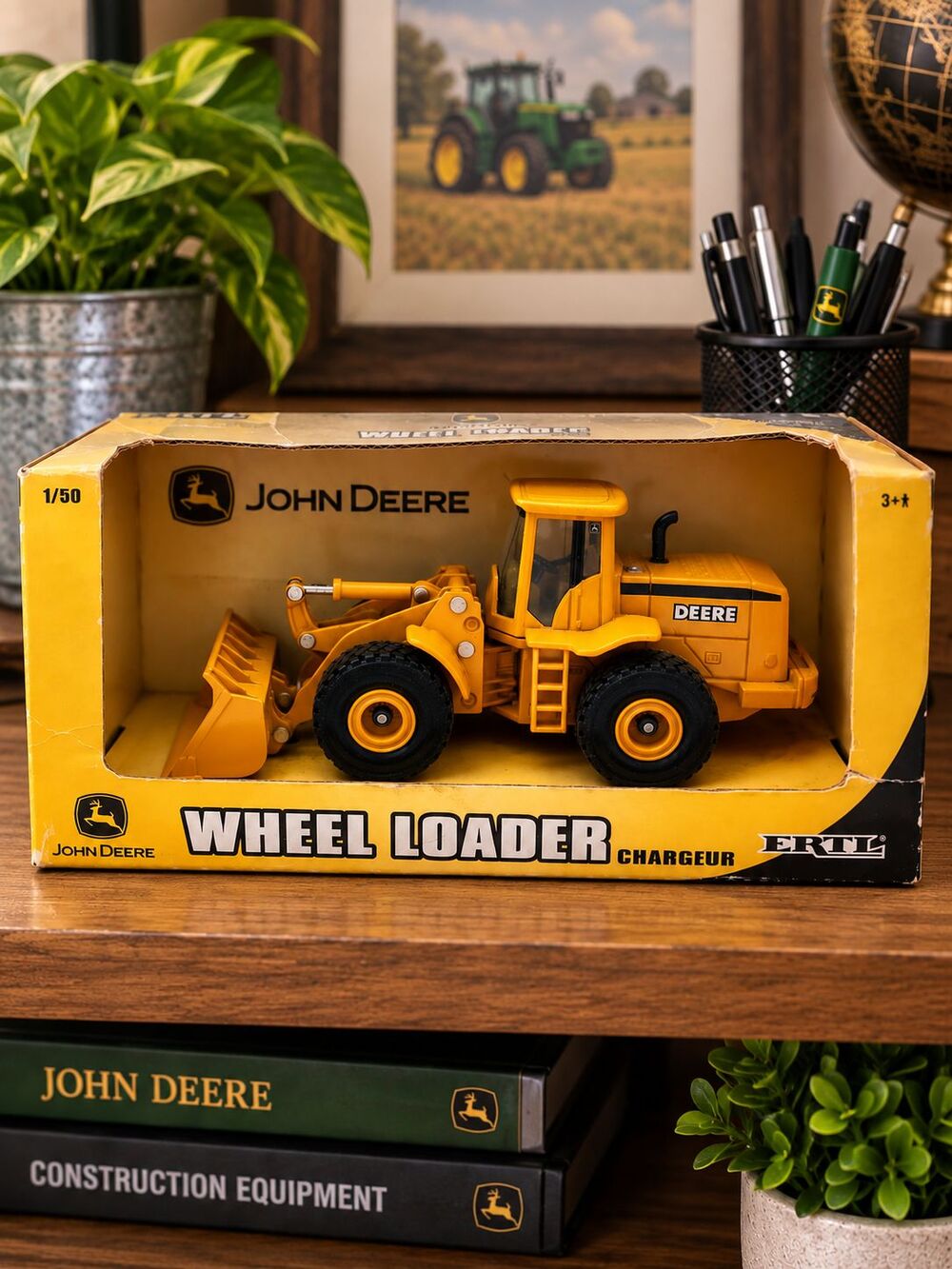 John Deere ERTL 1/50 Wheel Loader Diecast Metal Construction Model 37013 w/ Box